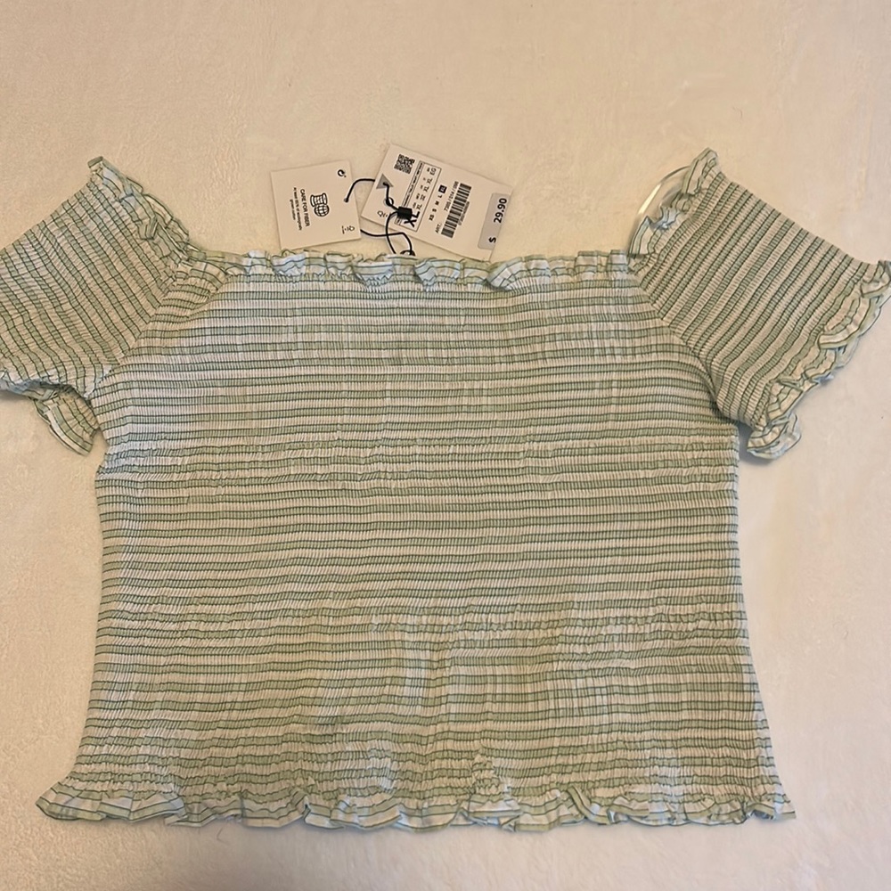 Beautiful crop top from Zara light and white stripped